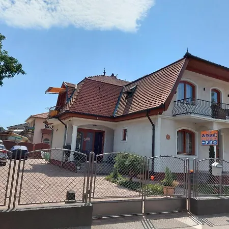 Gabi Appartementhaus Mit Jakuzzi, Sauna Und Stand Up Paddle Board Apartamento Balatonlelle