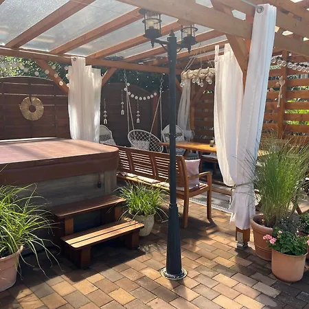 Gabi Appartementhaus Mit Jakuzzi, Sauna Und Stand Up Paddle Board * بالاتوليلّي