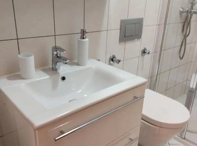 Gabi Appartementhaus Mit Jakuzzi, Sauna Und Stand Up Paddle Board Appartamento Balatonlelle