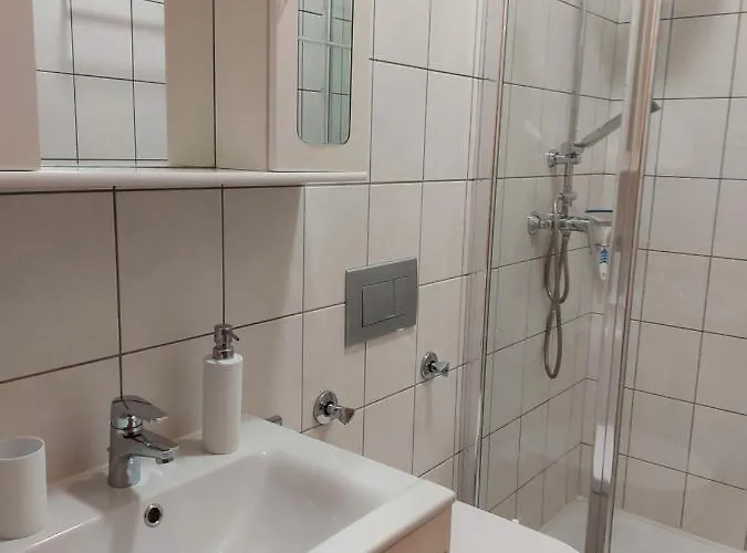 Appartamento Gabi Appartementhaus Mit Jakuzzi, Sauna Und Stand Up Paddle Board Balatonlelle